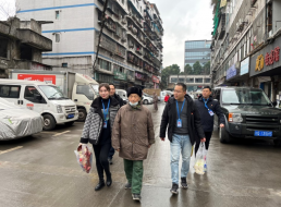 節(jié)前慰問送溫暖，情系下渡口社區(qū)困難群眾