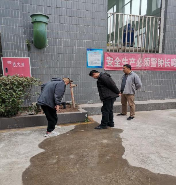 從嚴從細從實做好服務(wù)保障確?！皟蓵逼陂g安全供水